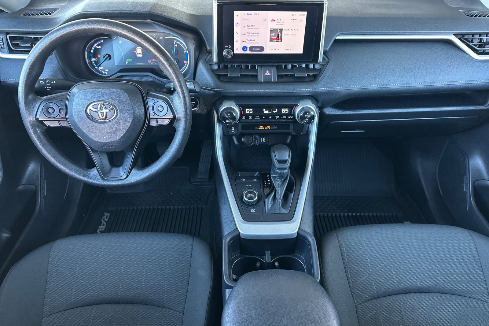 Used 2025 Toyota RAV4 XLE image 15