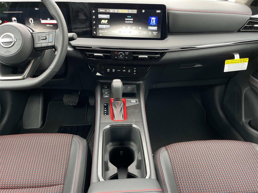 New 2025 Nissan Kicks SR image 17