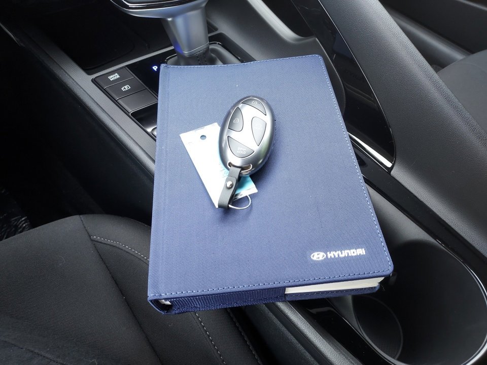 Certified 2025 Hyundai Elantra SEL image 33