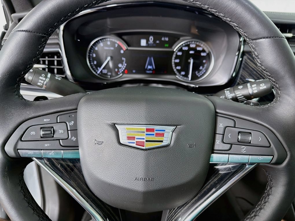 Used 2025 Cadillac XT6 Premium Luxury FWD image 16