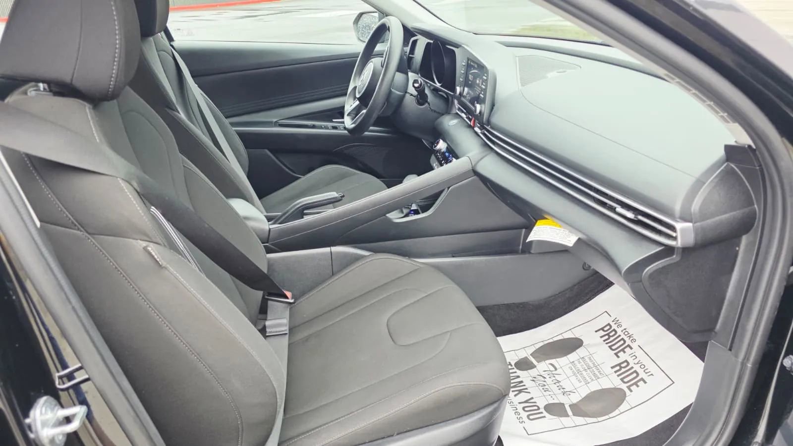 Used 2023 Hyundai Elantra SEL w/ Cargo Package image 11