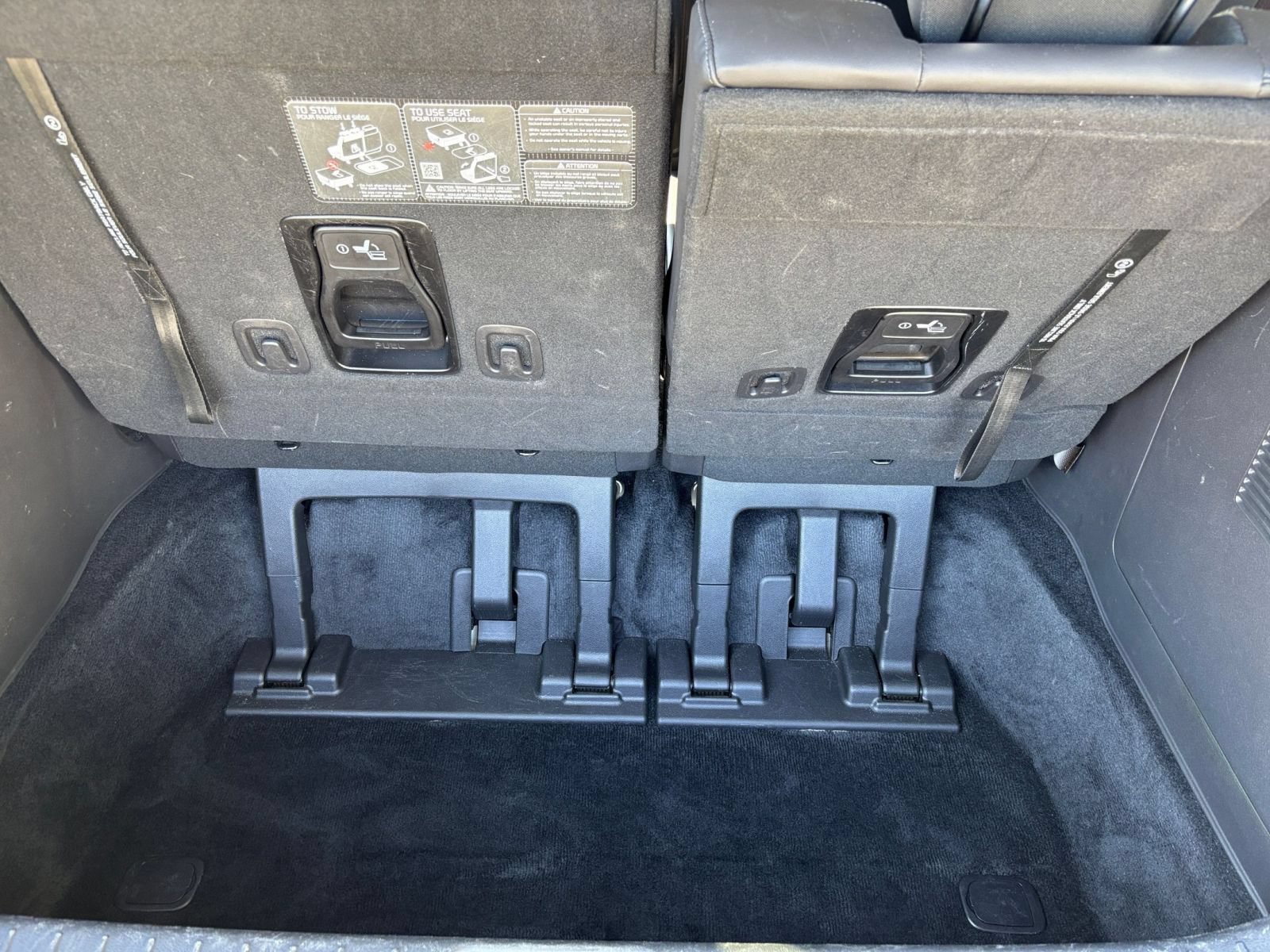 Used 2026 Kia Carnival FWD image 33