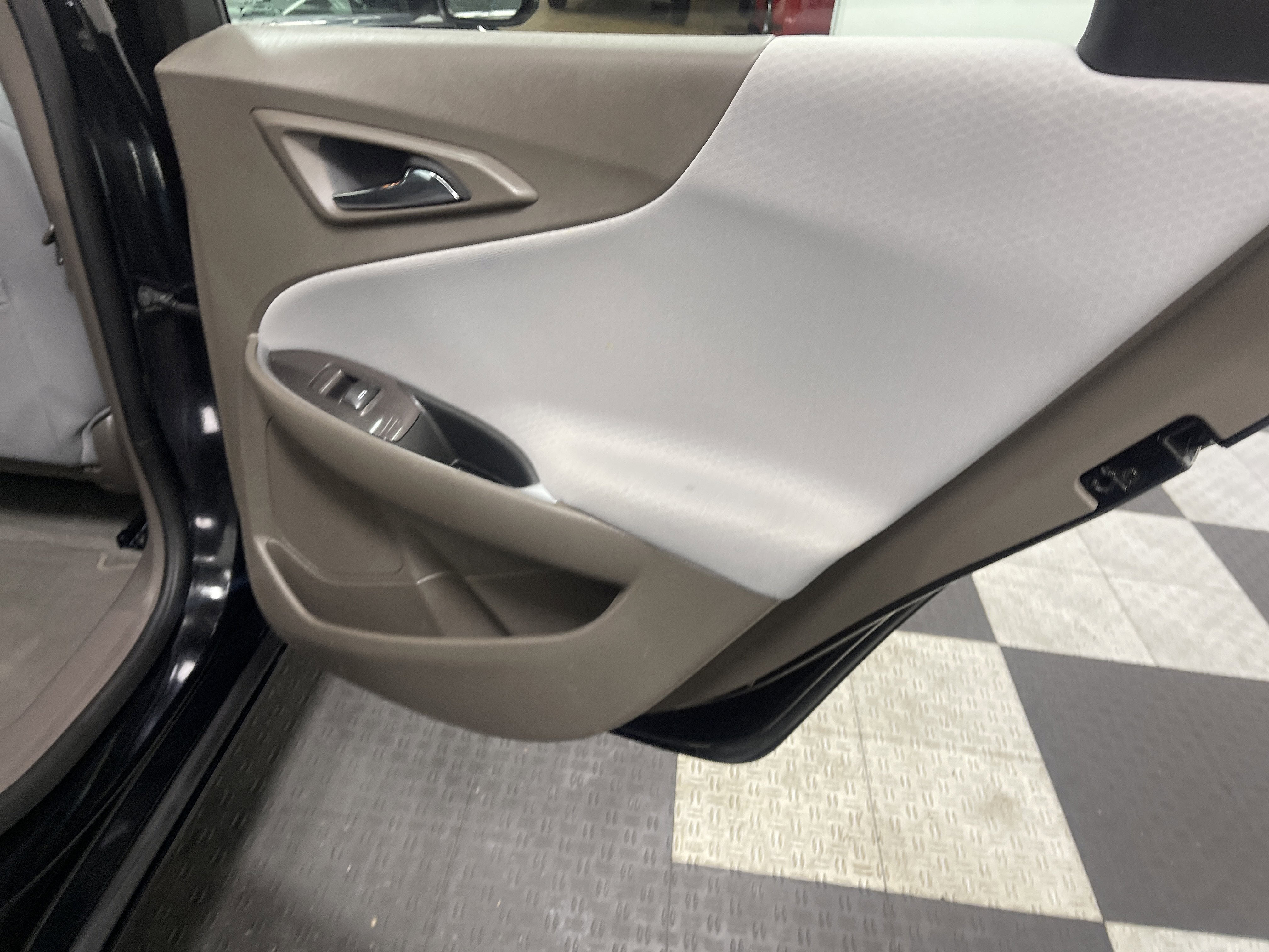 Used 2025 Chevrolet Malibu LT image 18