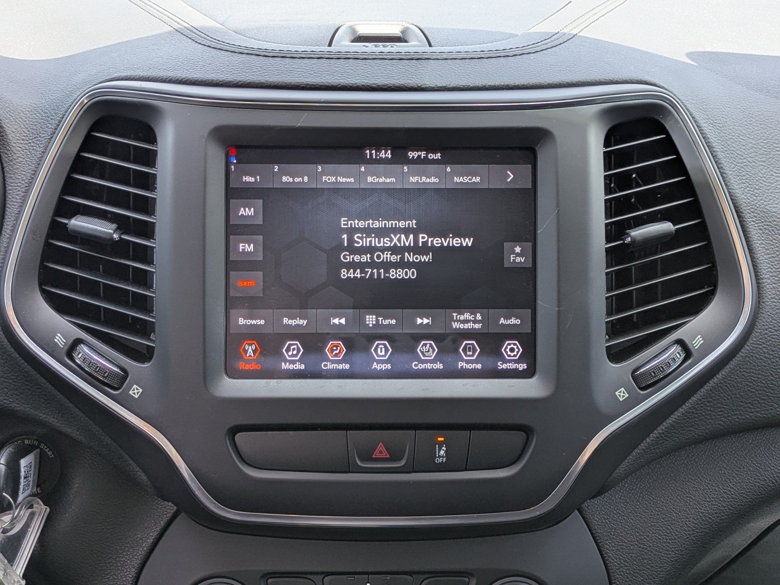 Used 2022 Jeep Cherokee Latitude w/ Sun & Sound Group AWD/4WD image 17