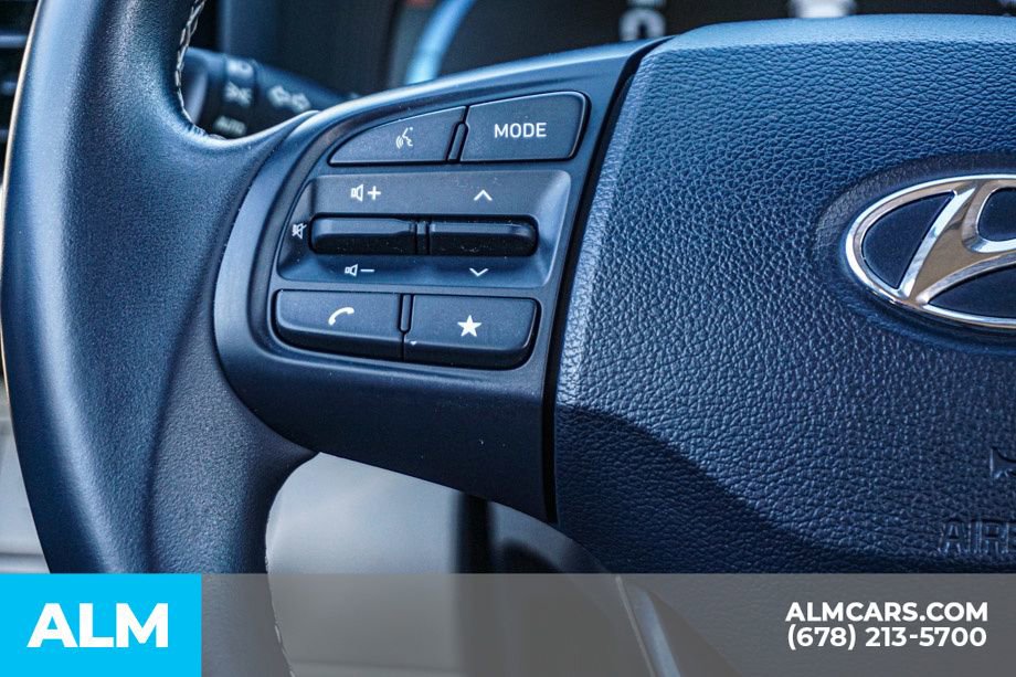 Used 2024 Hyundai Venue Limited image 29
