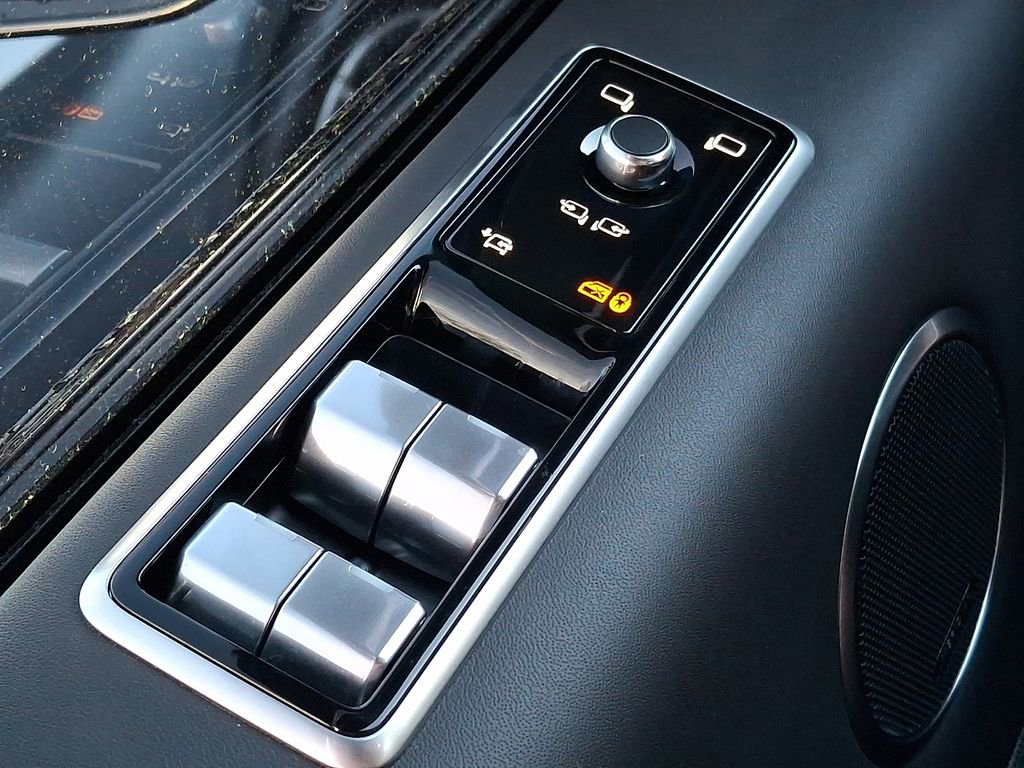 Used 2022 Land Rover Range Rover Sport SVR image 21
