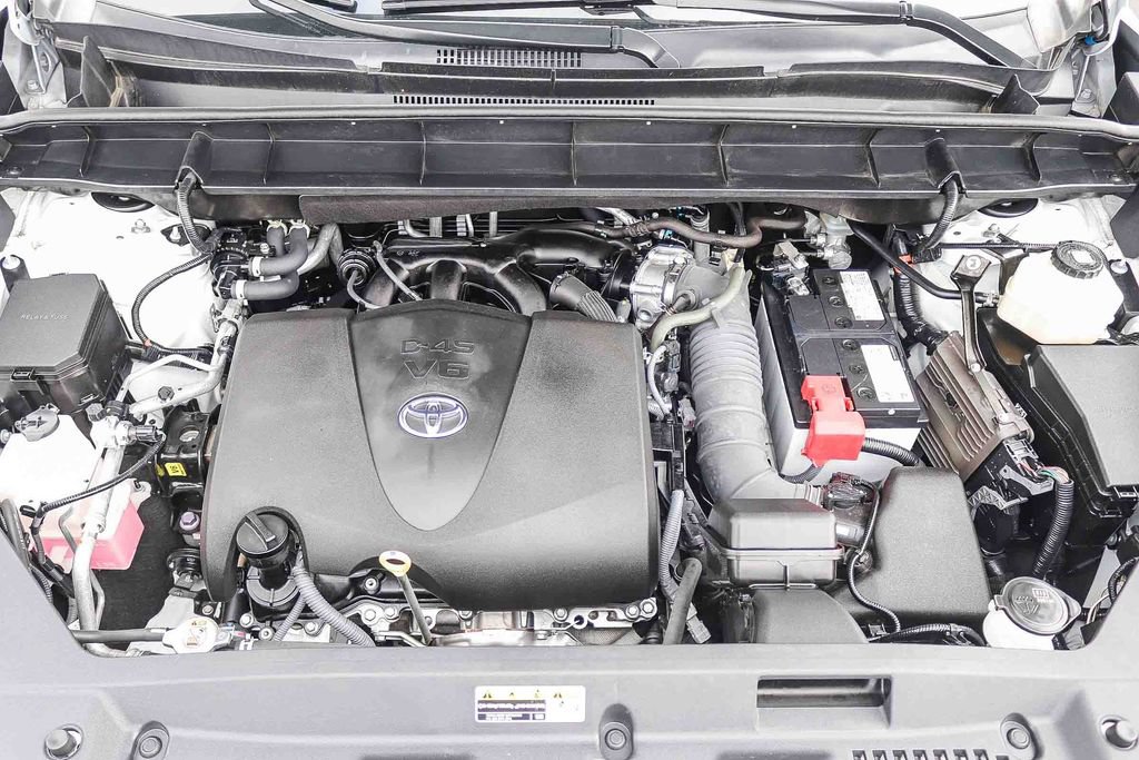 Used 2022 Toyota Highlander XSE FWD image 31