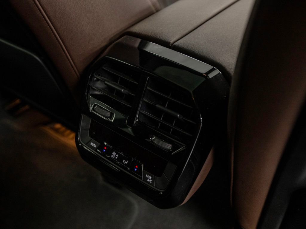 Used 2024 BMW iX xDrive50 w/ Sport Package AWD/4WD image 24