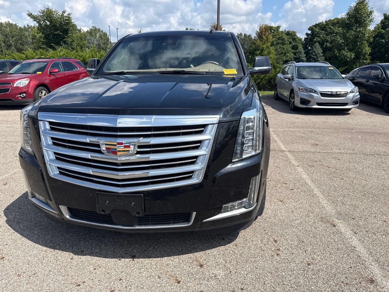 Used 2018 Cadillac Escalade Platinum AWD/4WD image 2