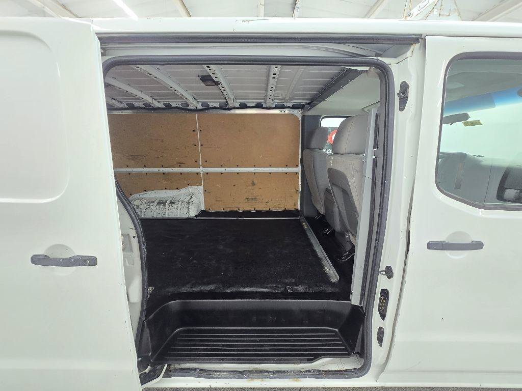 Used 2017 Nissan NV 2500 SV w/ Technology Package RWD image 14