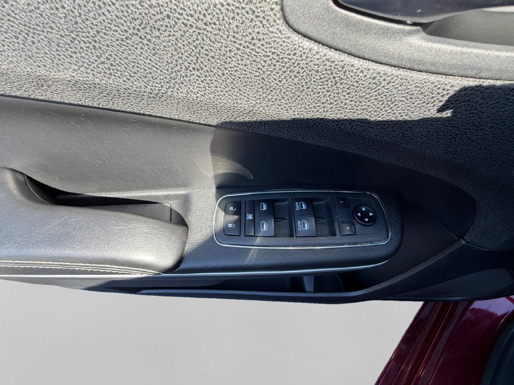 Used 2021 Chrysler 300 S RWD image 34
