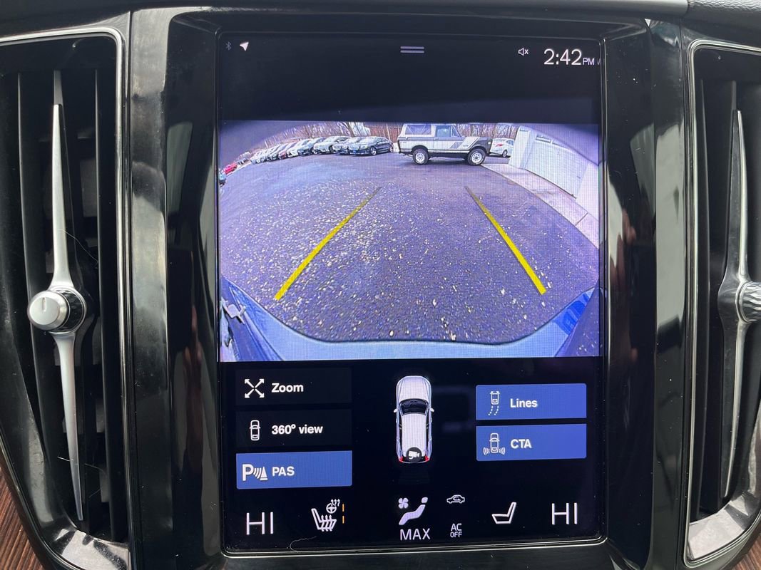 Used 2021 Volvo XC60 T5 Momentum w/ Protection Package AWD/4WD image 10