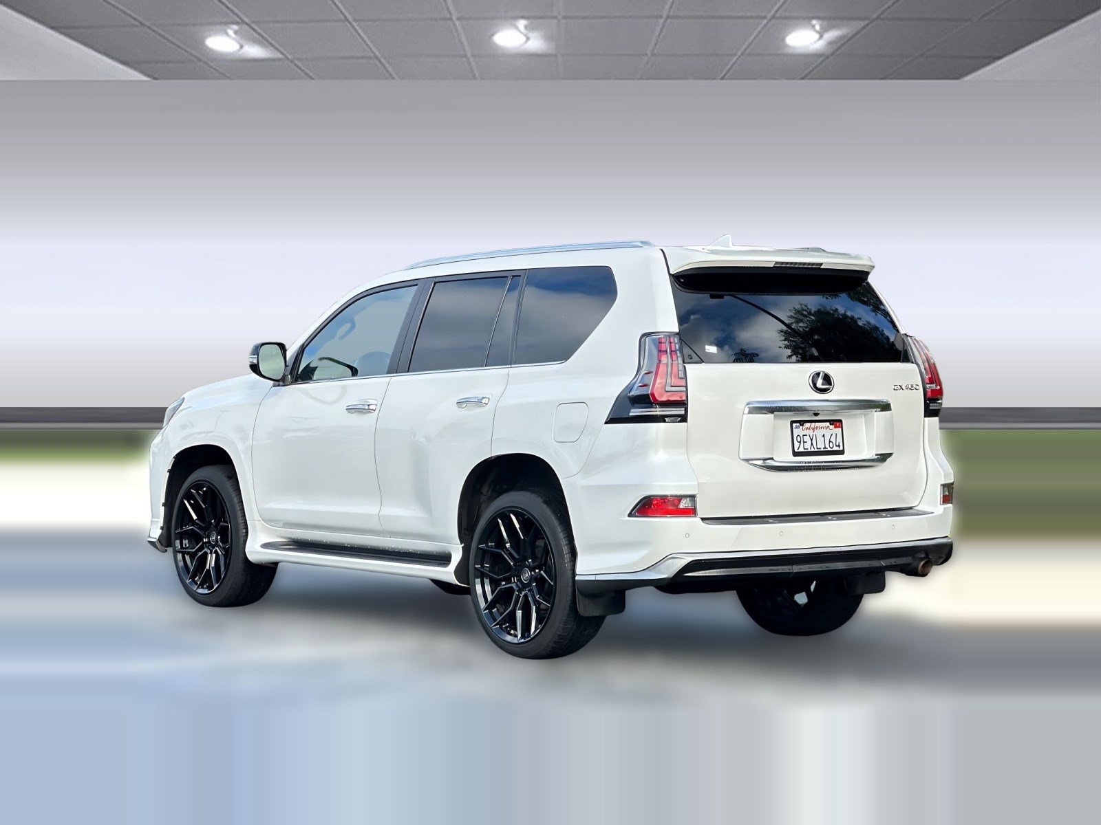 Used 2021 Lexus GX 460 Premium w/ Premium Package image 3