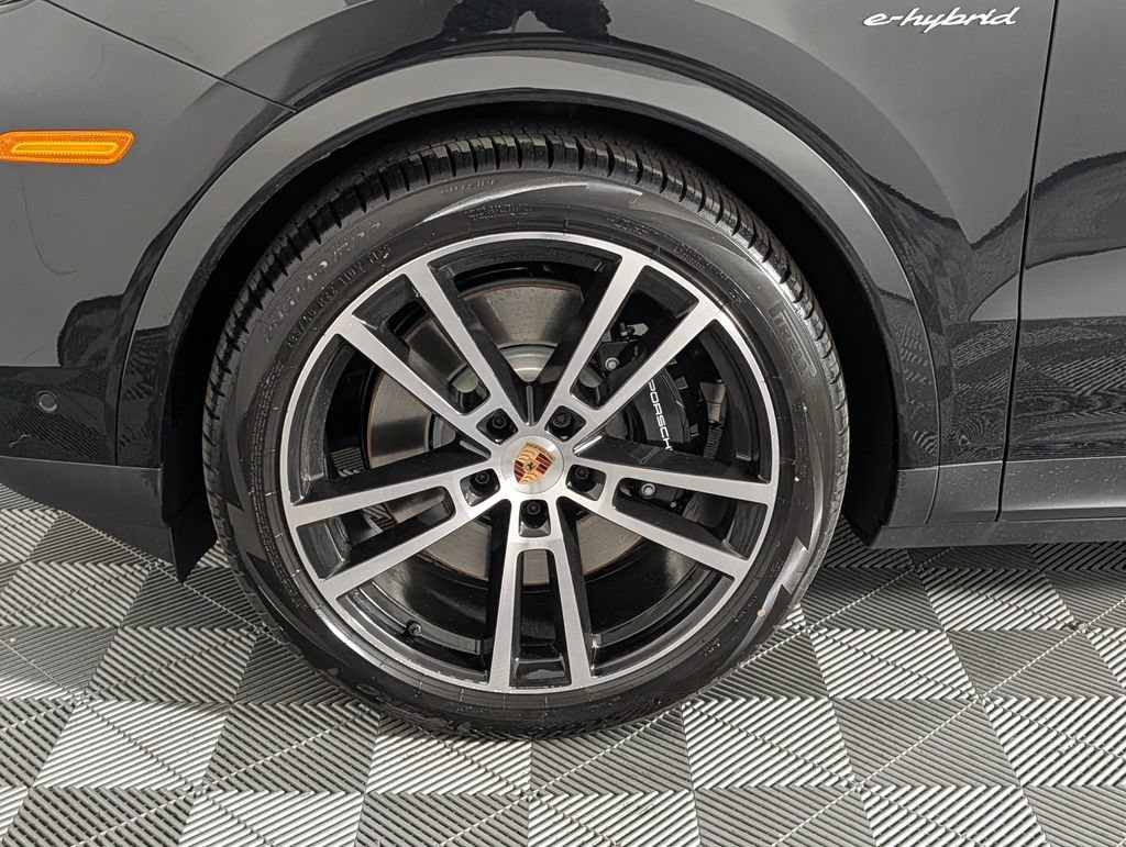 New 2026 Porsche Cayenne S AWD/4WD image 11