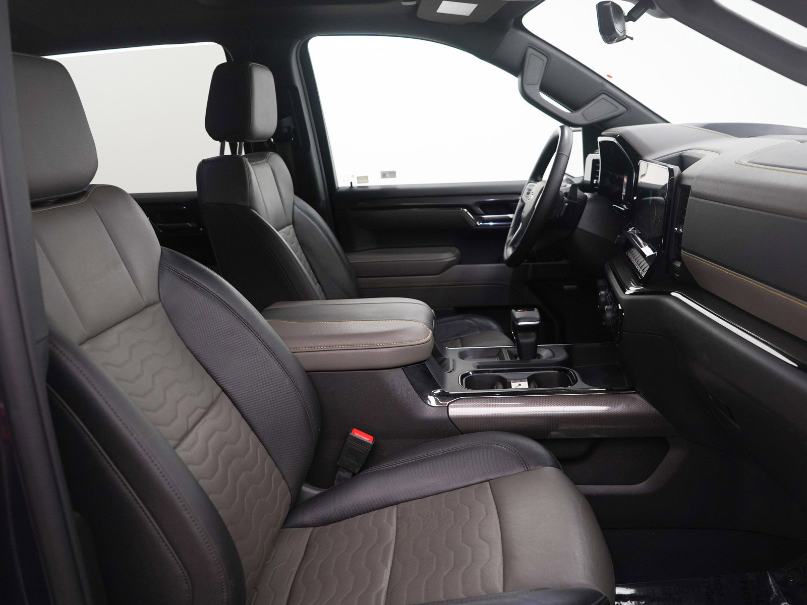 Used 2024 Chevrolet Silverado 1500 ZR2 w/ Technology Package image 11