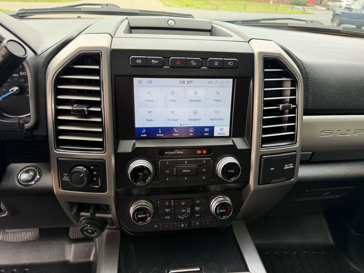 Used 2020 Ford F350 Platinum w/ Tremor Off-Road Package AWD/4WD image 27