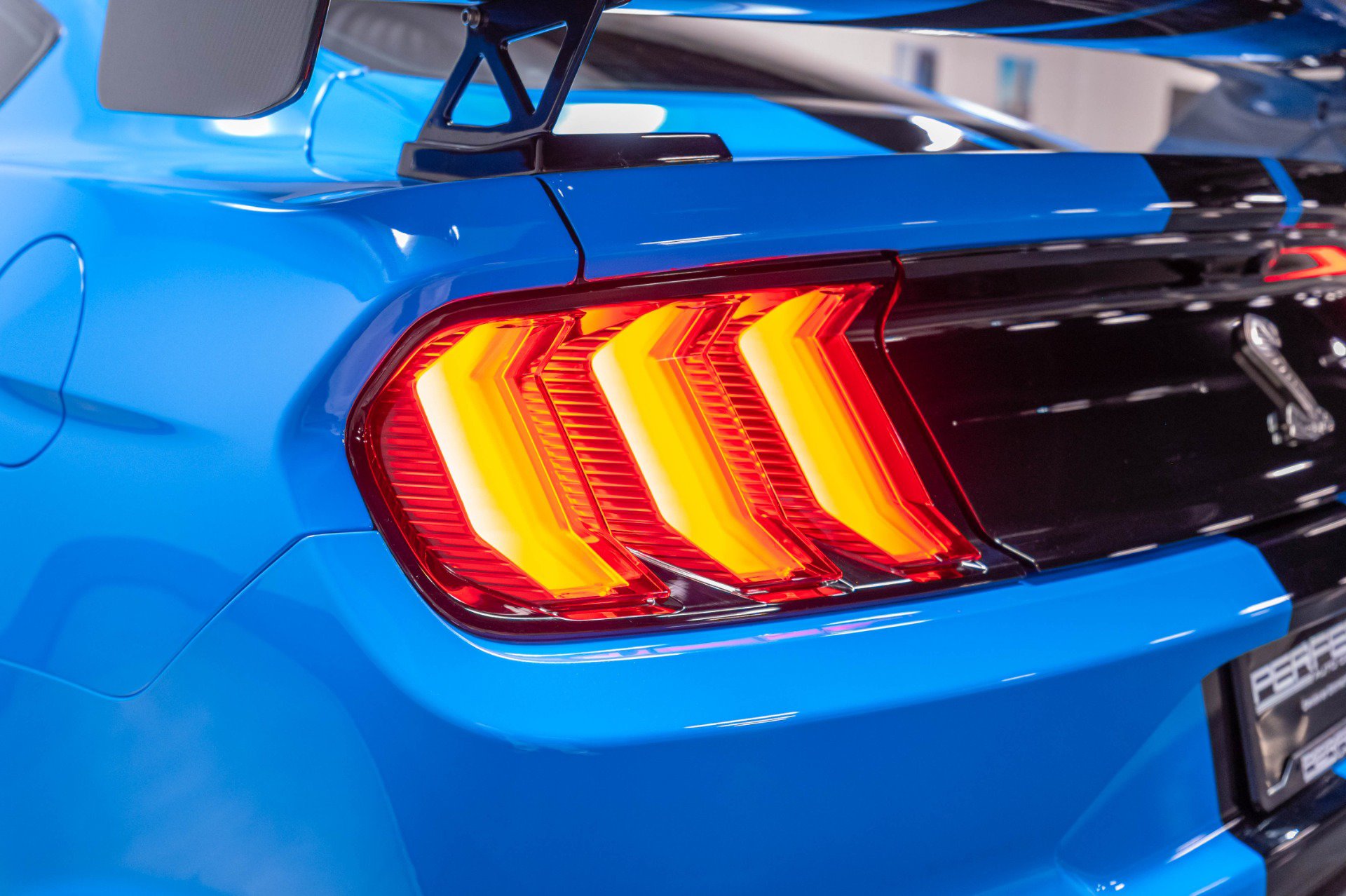 Used 2022 Ford Mustang Shelby GT500 w/ Carbon Fiber Track Pack RWD image 55