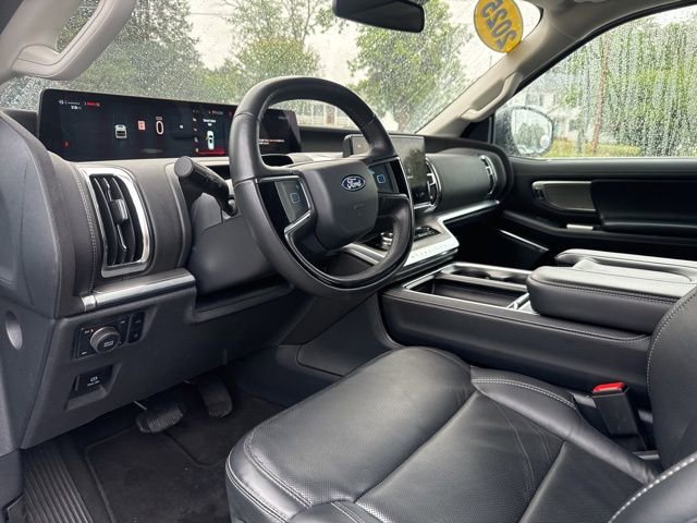 Used 2025 Ford Expedition Max Platinum AWD/4WD image 8