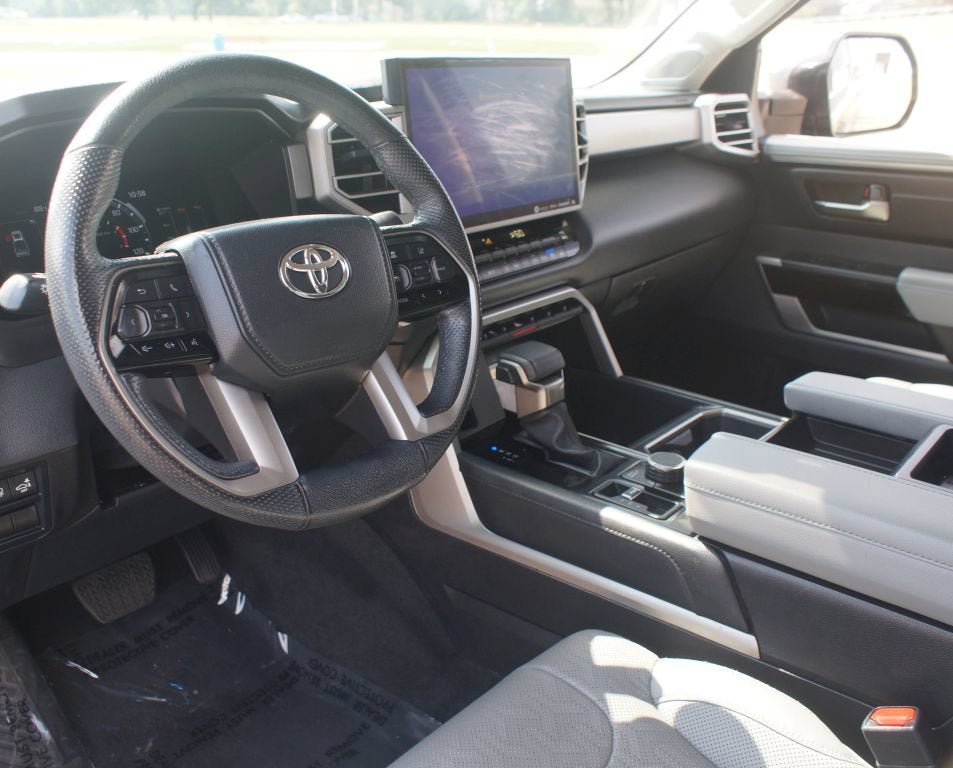 Used 2024 Toyota Tundra Limited AWD/4WD image 14