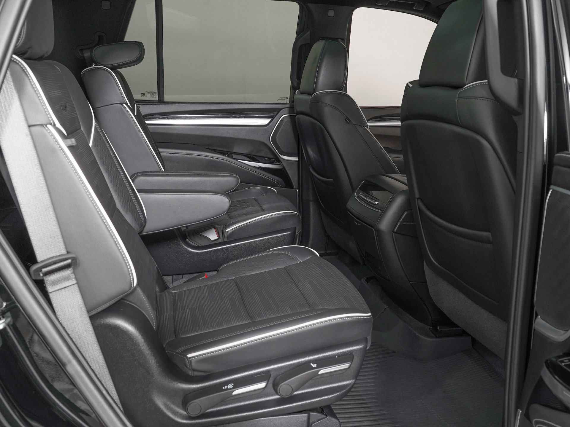 Used 2025 Cadillac Escalade Sport w/ Touring Package AWD/4WD image 10