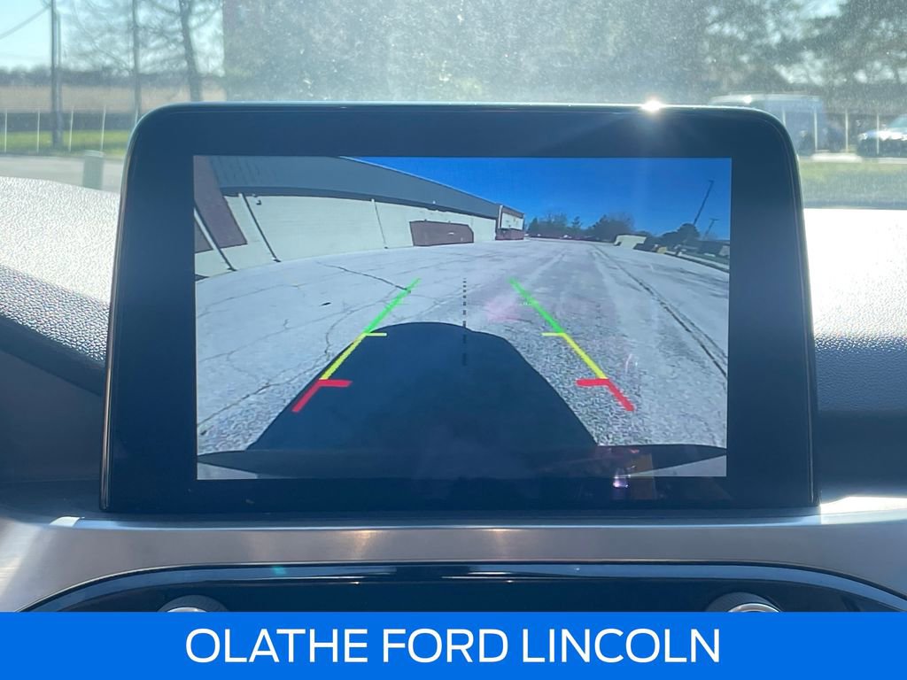 Used 2022 Ford Escape Titanium image 16