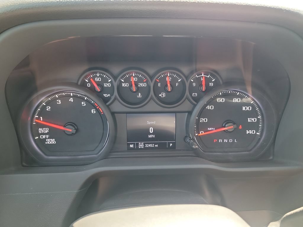 Used 2022 Chevrolet Silverado 1500 Custom AWD/4WD image 27