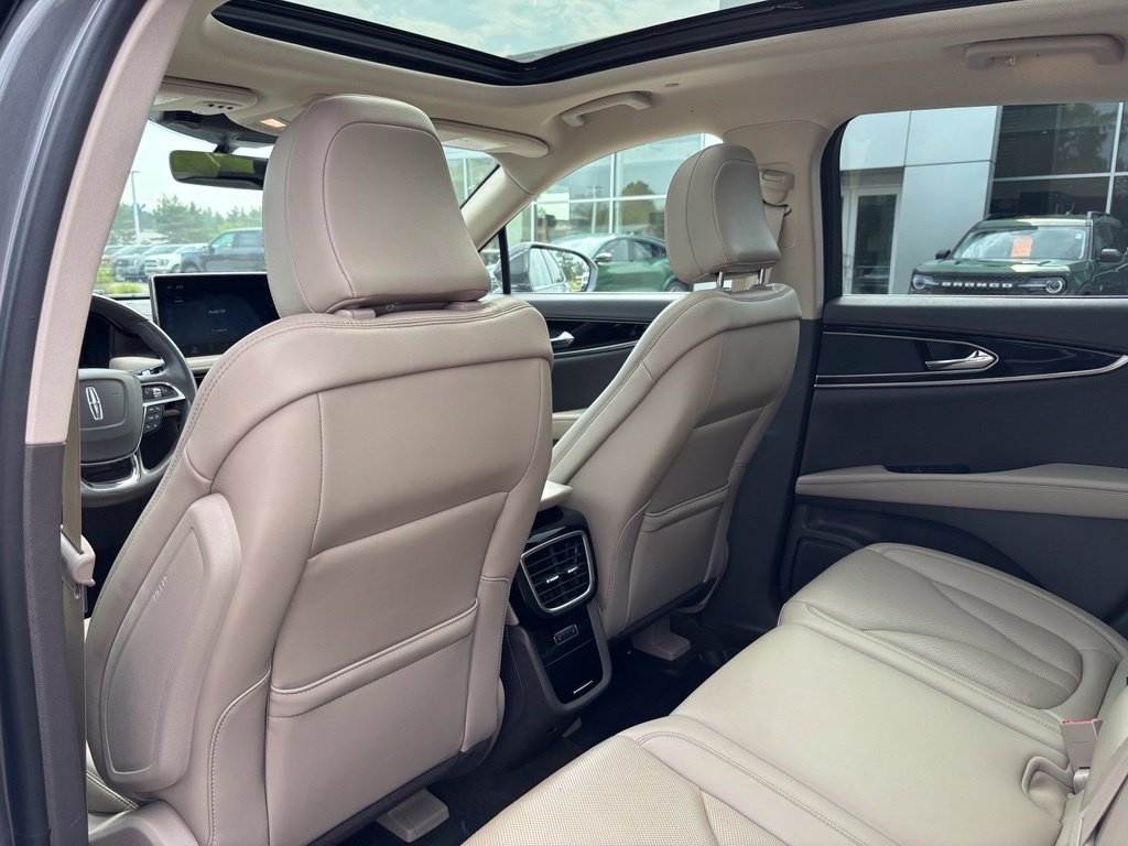 Used 2023 Lincoln Nautilus Reserve w/ Monochromatic Package AWD/4WD image 14