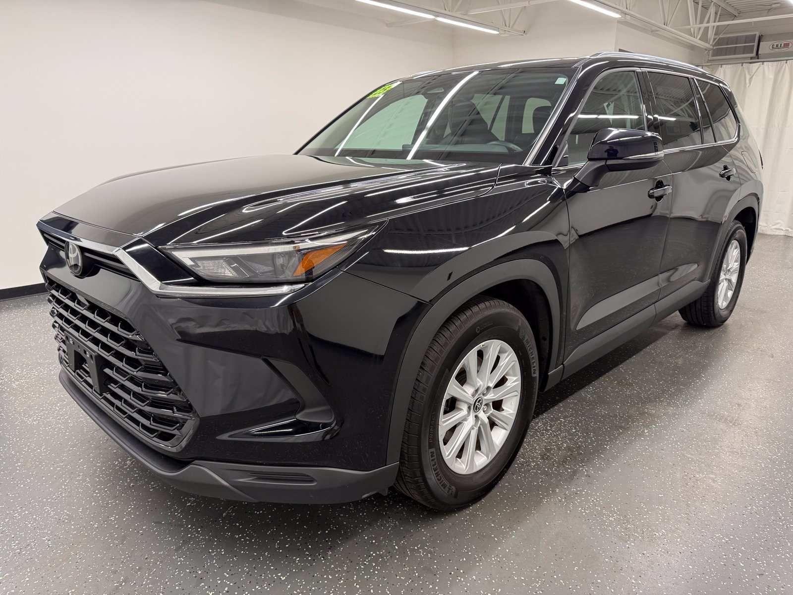 Used 2025 Toyota Grand Highlander AWD image 4