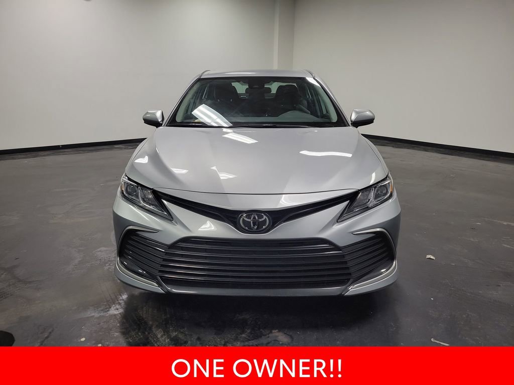Used 2023 Toyota Camry LE image 3