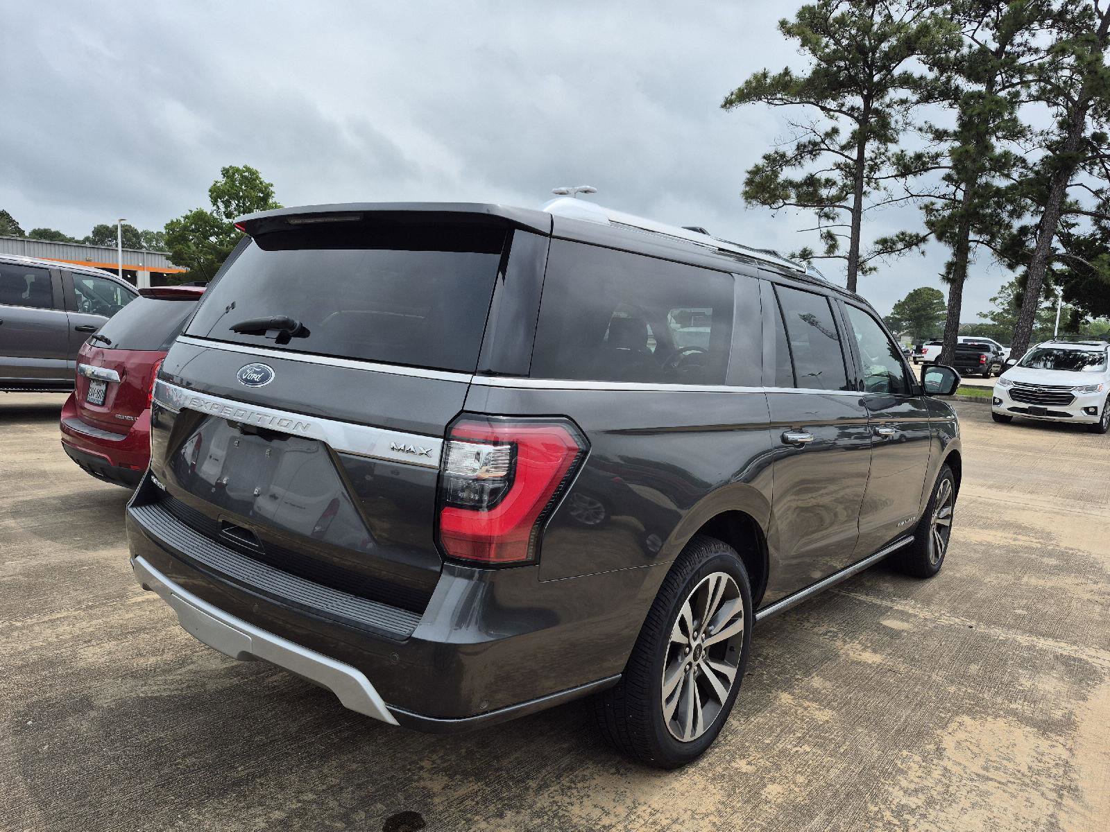 Used 2020 Ford Expedition Max Platinum AWD/4WD image 3