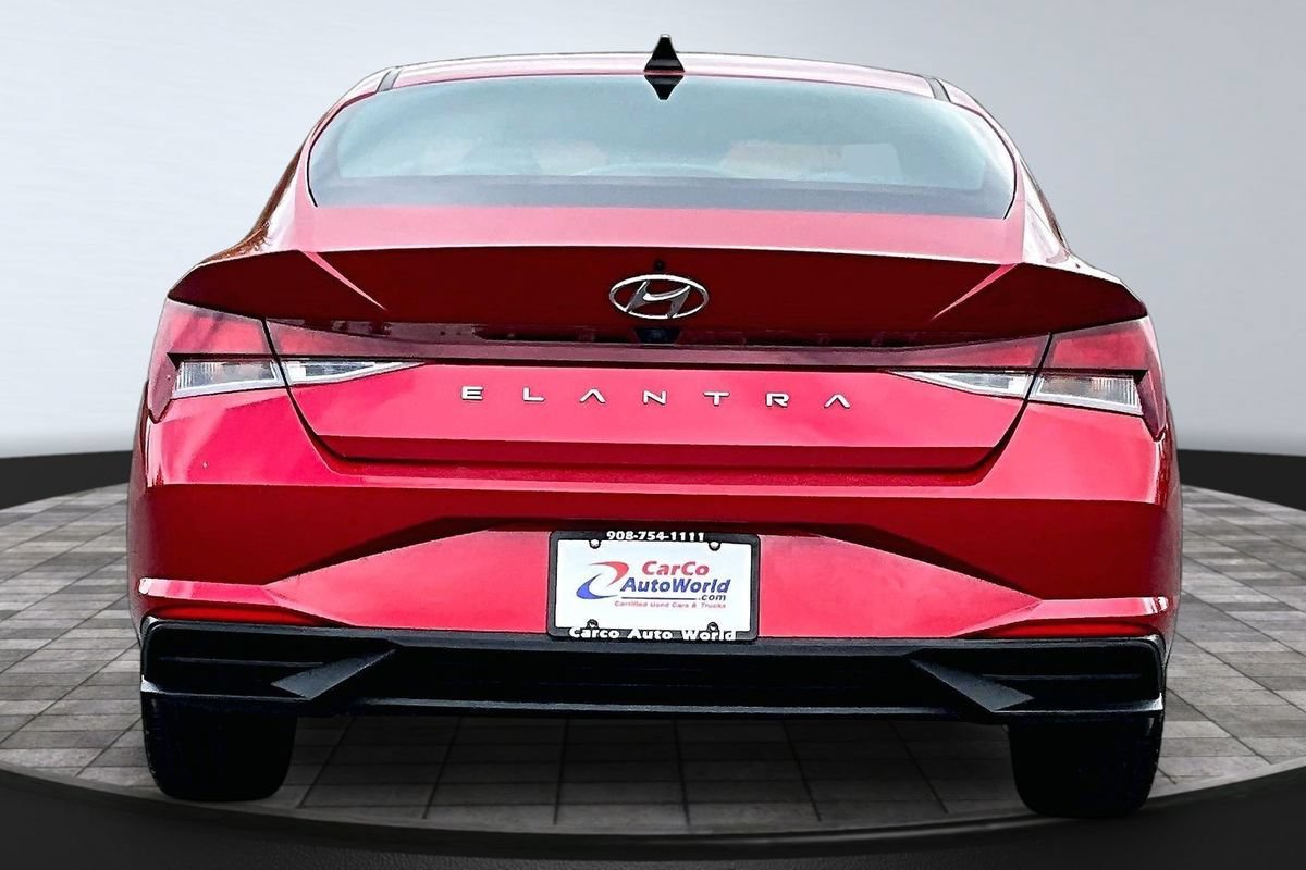 Used 2023 Hyundai Elantra SEL w/ Convenience Package FWD image 6