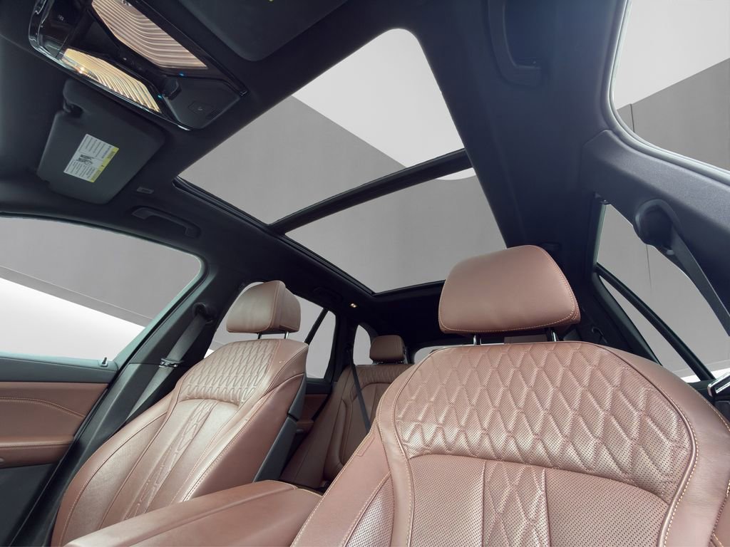 Used 2025 BMW X5 xDrive50e image 30