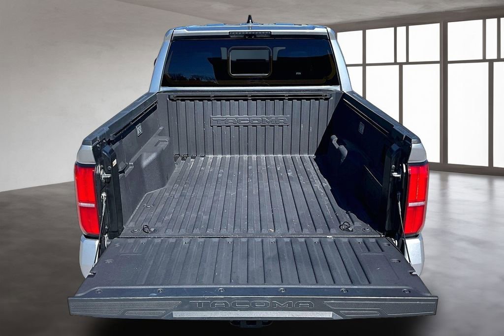 Used 2024 Toyota Tacoma Limited w/ Limited Package (LT) image 7