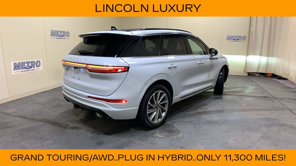 Used 2025 Lincoln Corsair Grand Touring w/ Towing Package AWD/4WD image 3