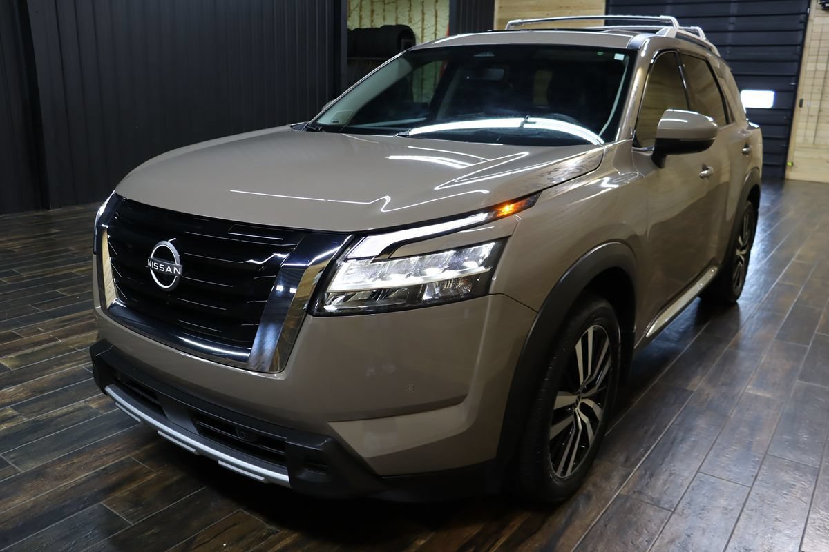 Used 2024 Nissan Pathfinder Platinum w/ Cargo Package AWD/4WD image 6