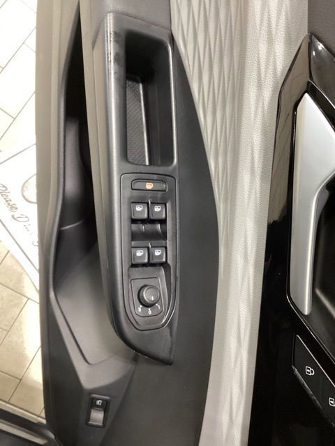 Used 2023 Volkswagen Taos S FWD image 17