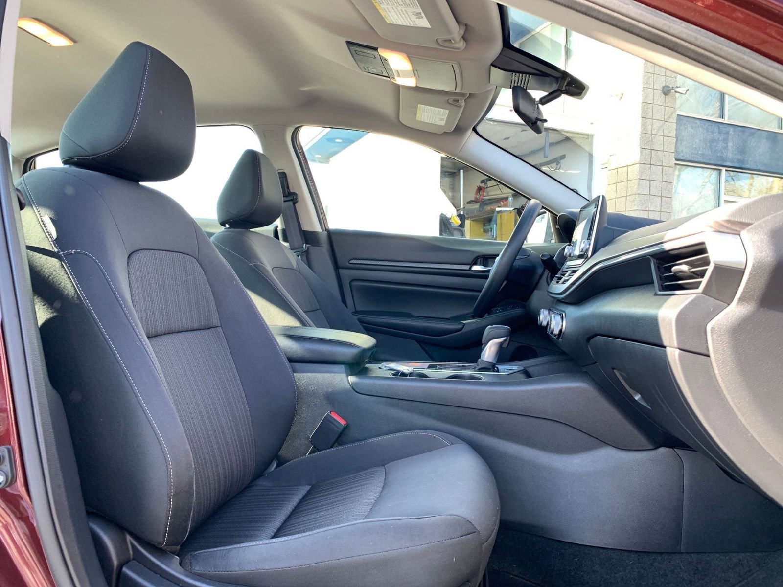 Used 2025 Nissan Altima 2.5 SV image 37