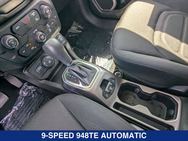 Used 2022 Jeep Renegade Latitude AWD/4WD image 19