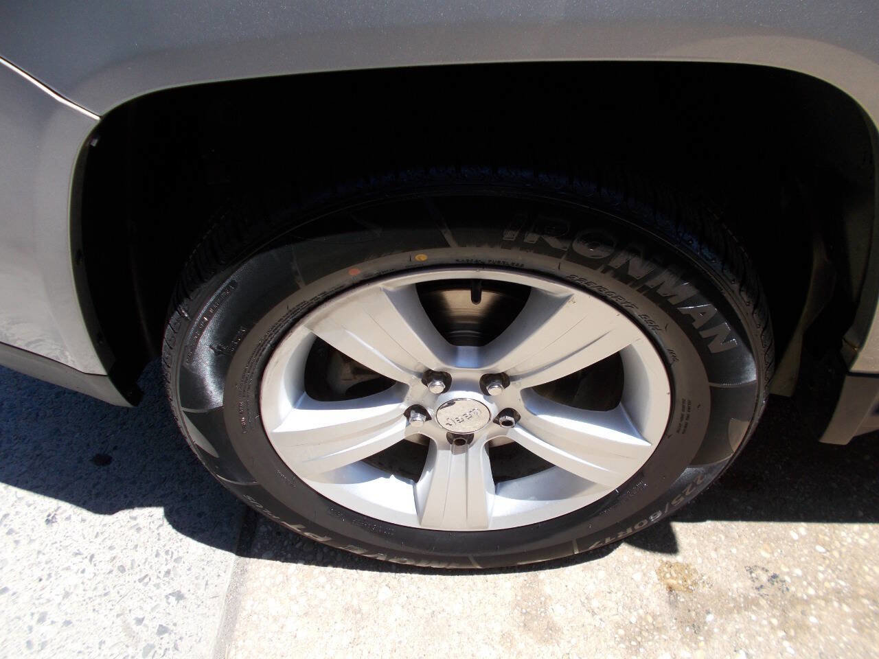 Used 2015 Jeep Compass High Altitude AWD/4WD image 9