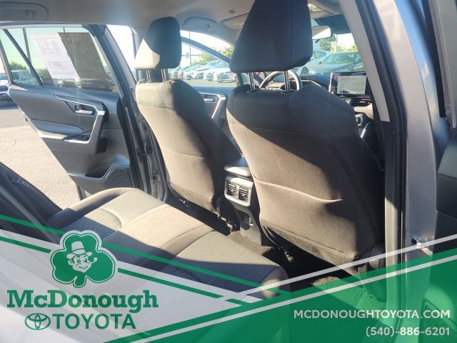 Used 2025 Toyota RAV4 XLE AWD/4WD image 15