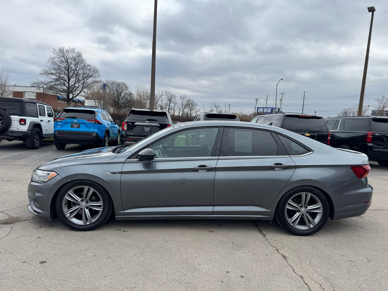 Used 2019 Volkswagen Jetta R-Line w/ R-Line Cold Weather Package image 6