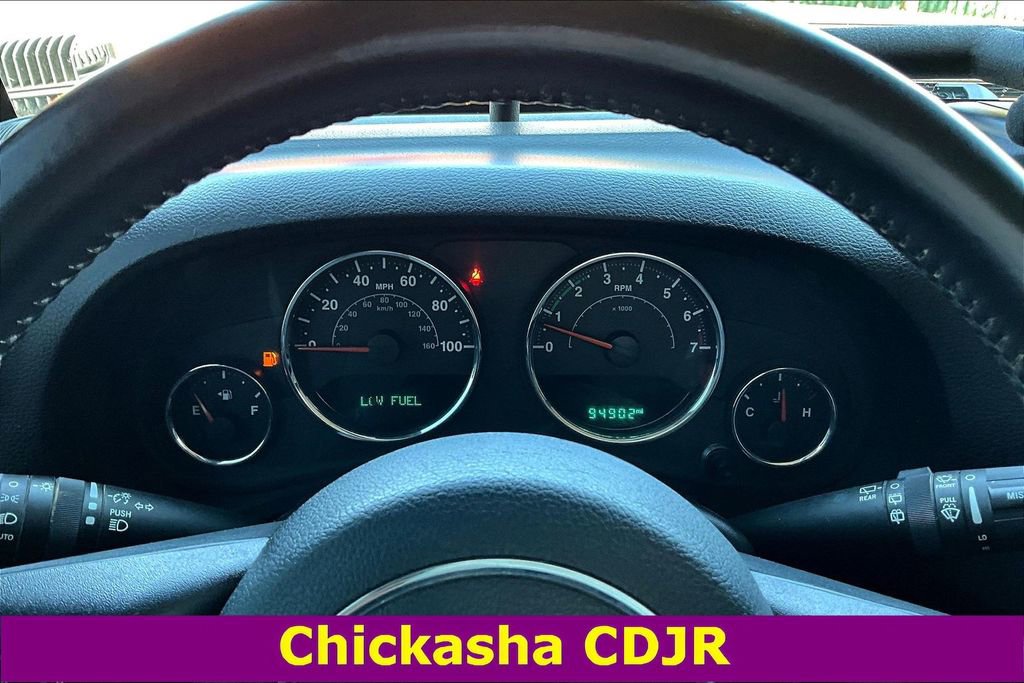 Used 2016 Jeep Wrangler Unlimited Rubicon w/ Connectivity Group image 13