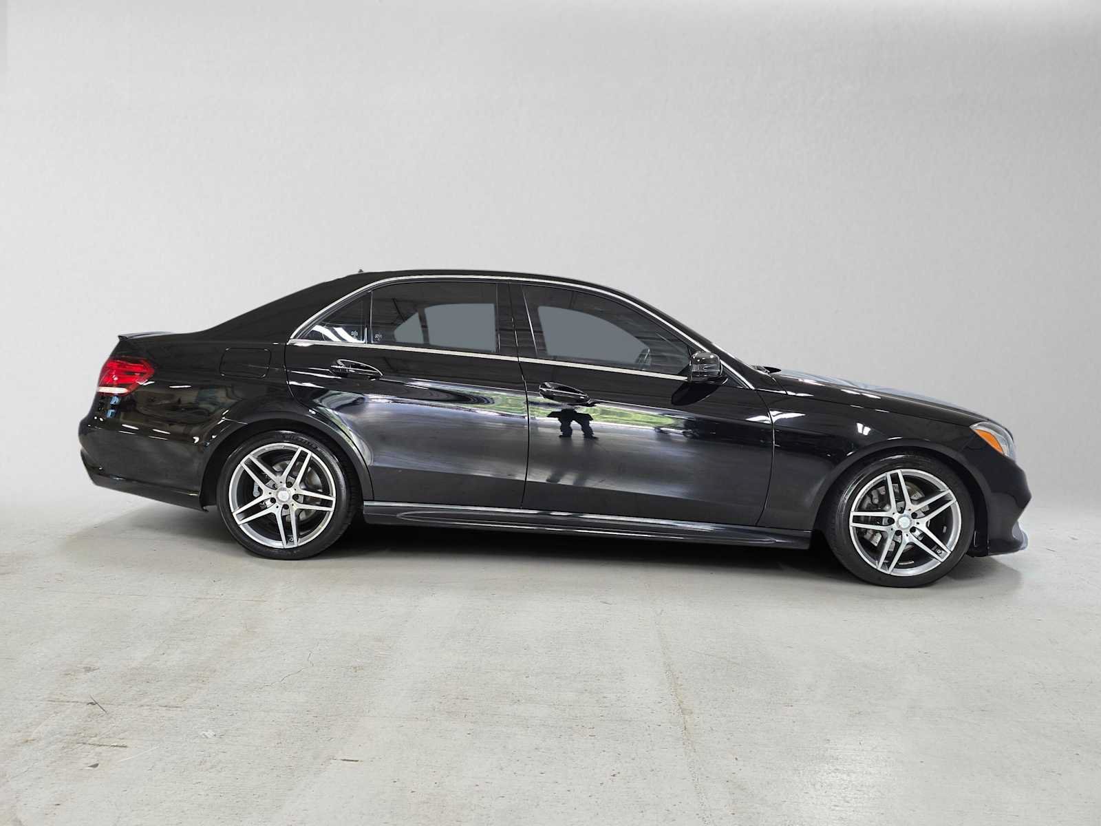 Used 2016 Mercedes-Benz E 350 Sedan image 2