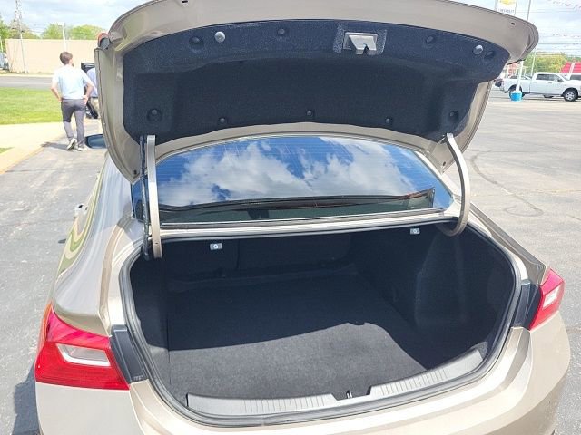 Used 2024 Chevrolet Malibu LT FWD image 15