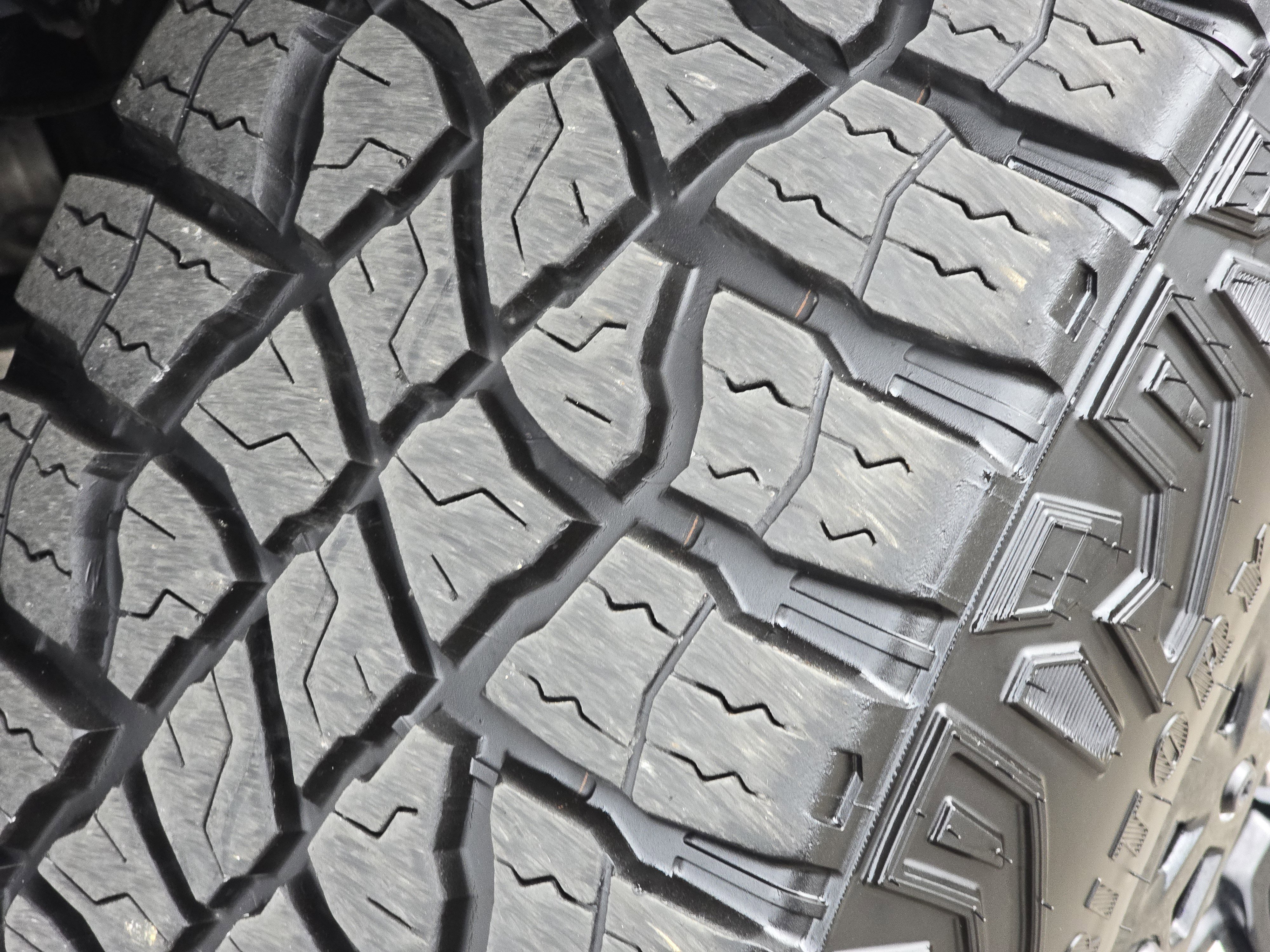 Used 2024 GMC Hummer EV 3X w/ Omega Edition image 15