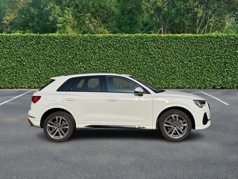 Used 2025 Audi Q3 2.0T Premium w/ Convenience Package image 2