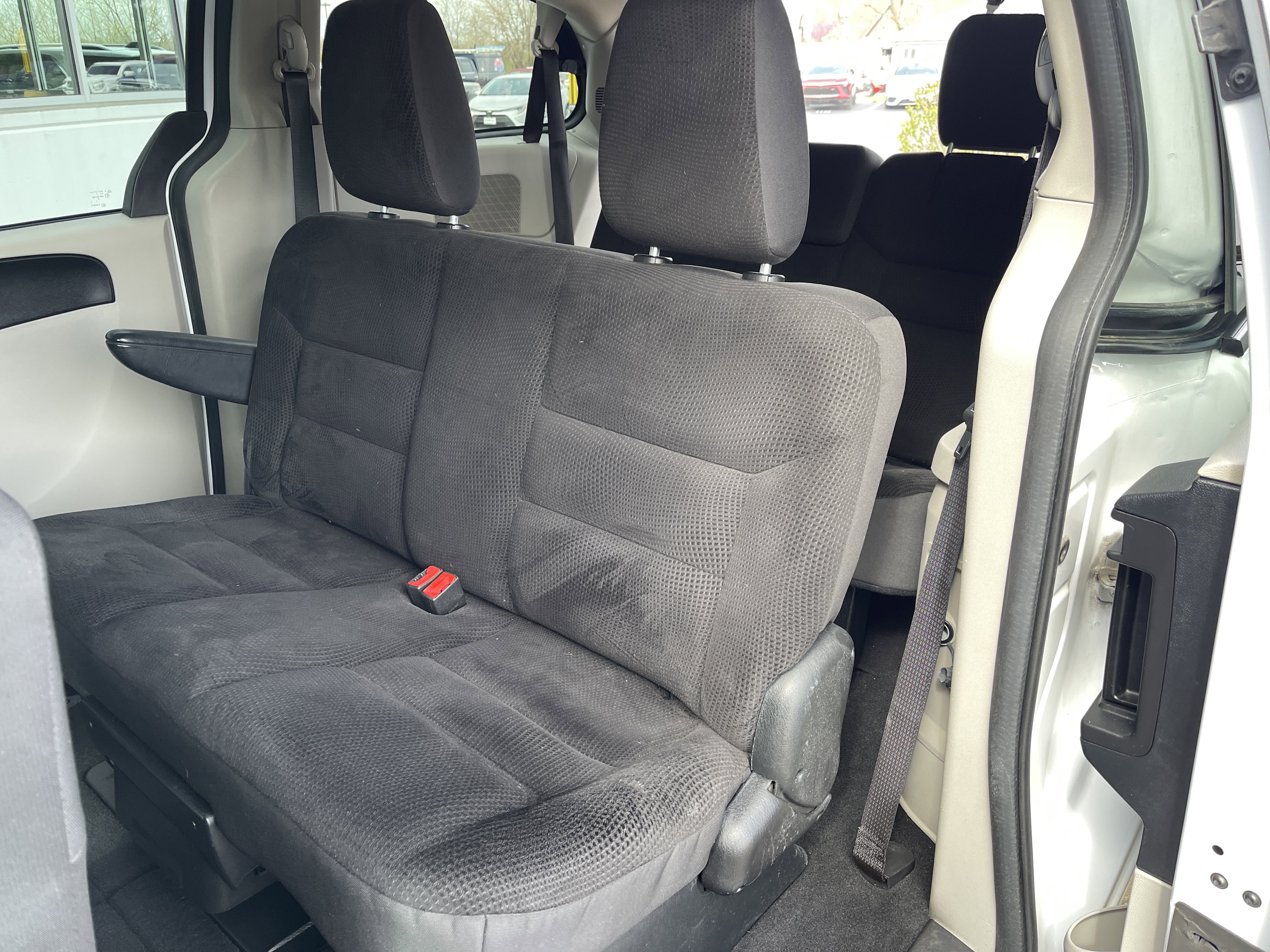 Used 2019 Dodge Grand Caravan SE image 26