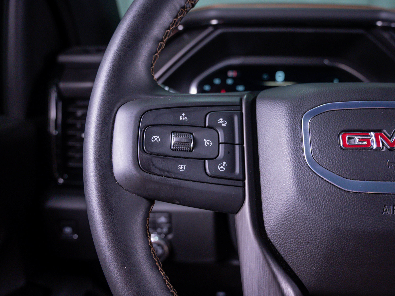 Used 2026 GMC Sierra 2500 AT4 w/ Technology Package AWD/4WD image 21