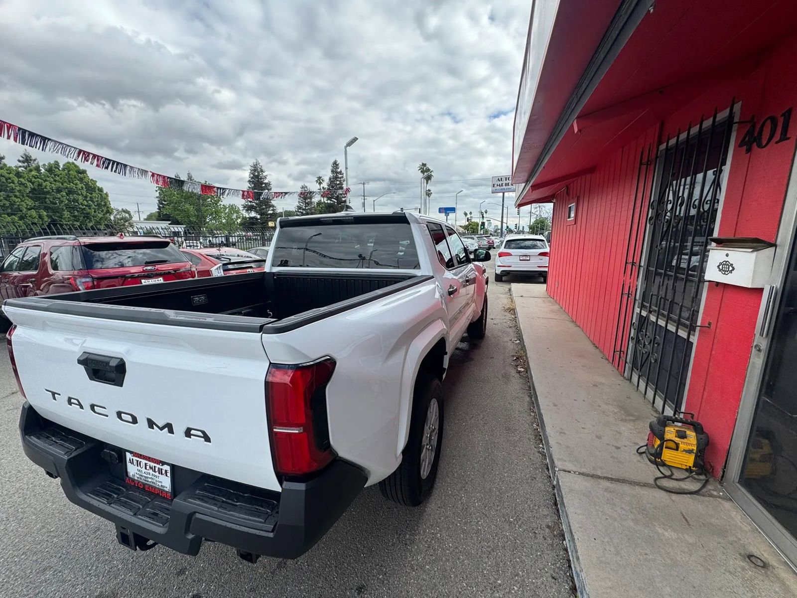 Used 2026 Toyota Tacoma SR image 6