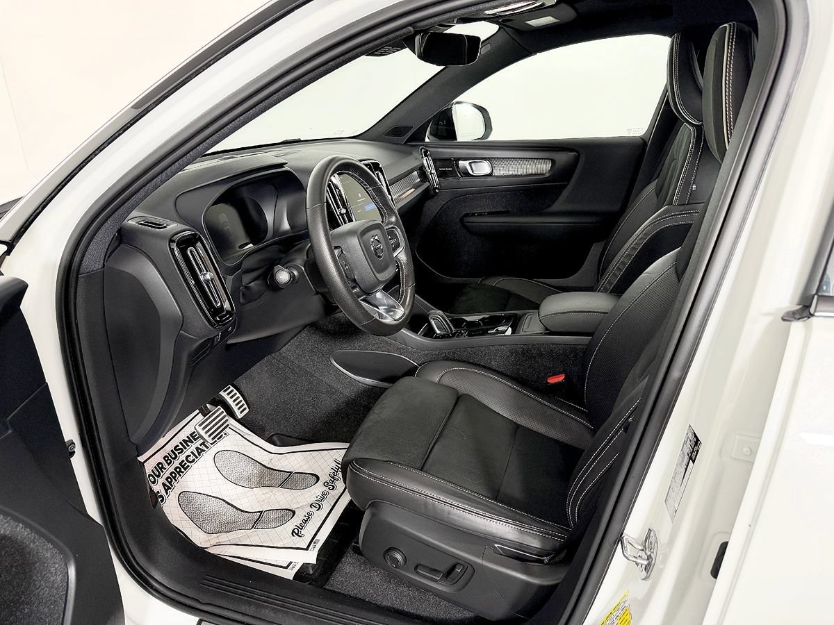 Used 2021 Volvo XC40 P8 Recharge w/ Advanced Package AWD/4WD image 26
